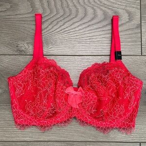 Victoria’s Secret Dream Angels 2016 Red Lace‎ Unlined Demi Bra Size 32DD